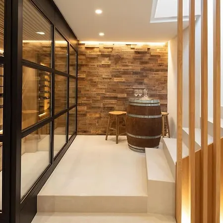 Amazing Modern Located Mins From Rdr234