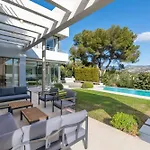 Amazing Modern Located Mins From Rdr234 别墅 *