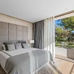 Amazing Modern Located Mins From Rdr234 别墅