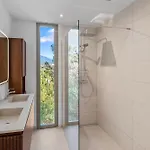 Amazing Modern Located Mins From Rdr234 *
