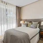 Amazing Modern Located Mins From Rdr234 马尔韦利亚