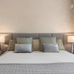 Amazing Modern Located Mins From Rdr234 别墅 马尔韦利亚