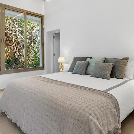 Amazing Modern Located Mins From Rdr234 Villa Marbellac