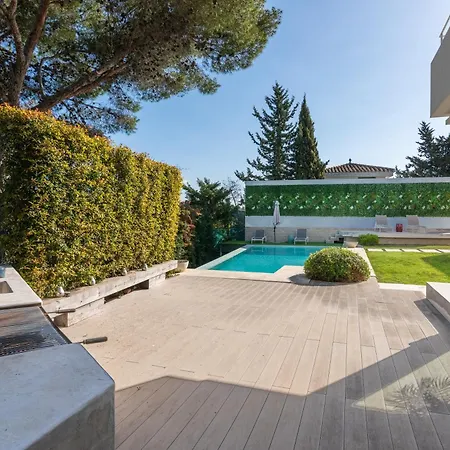 Amazing Modern Located Mins From Rdr234 Villa *