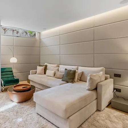 Amazing Modern Located Mins From Rdr234 Villa *