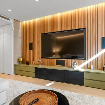 Amazing Modern Located Mins From Rdr234 Villa