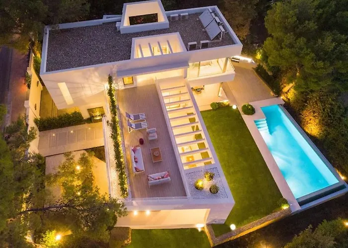 Amazing Modern Located Mins From Rdr234 Villa