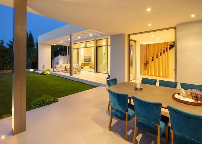 Amazing Modern Located Mins From Rdr234 Villa Marbella