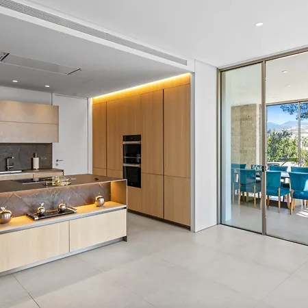 Amazing Modern Located Mins From Rdr234 Вилла